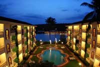 Marinha Dourada Resorte Pool Night View