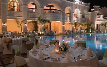 Open Restaurant Pool Side